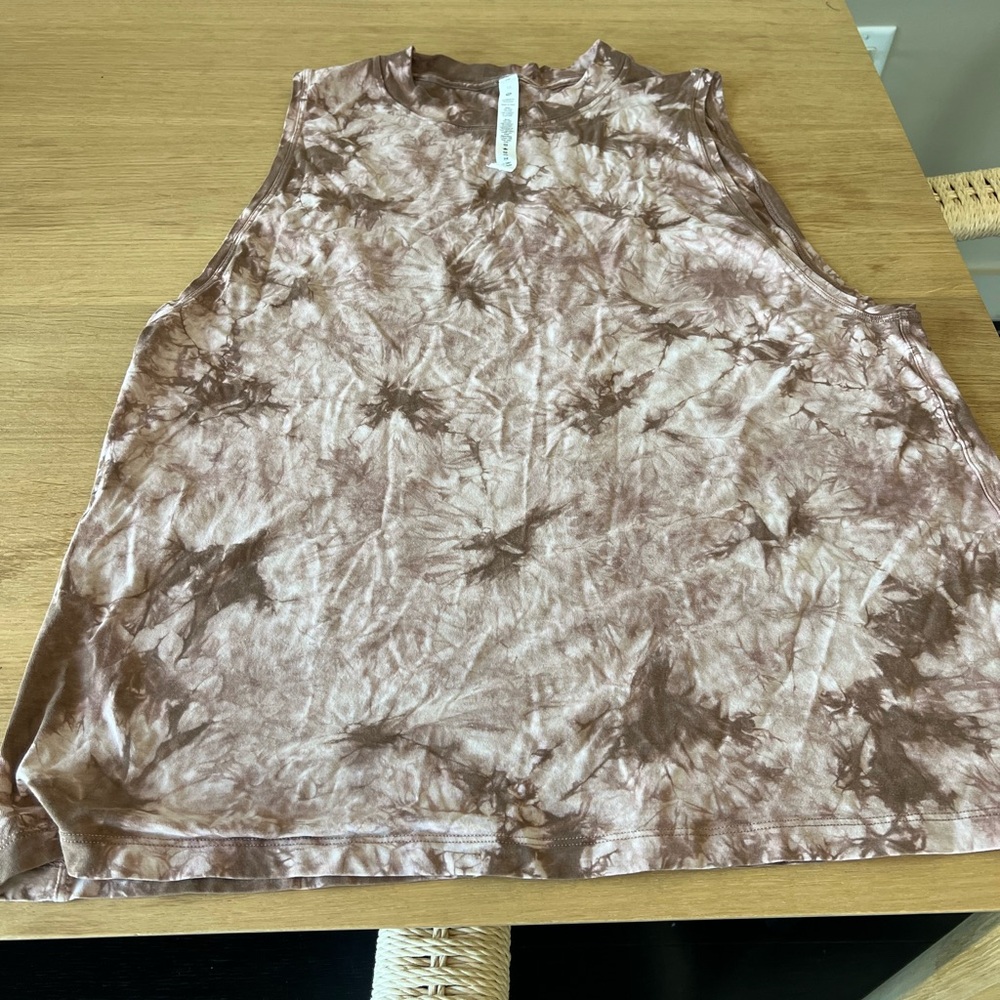Lululemon sleeveless workout shirt